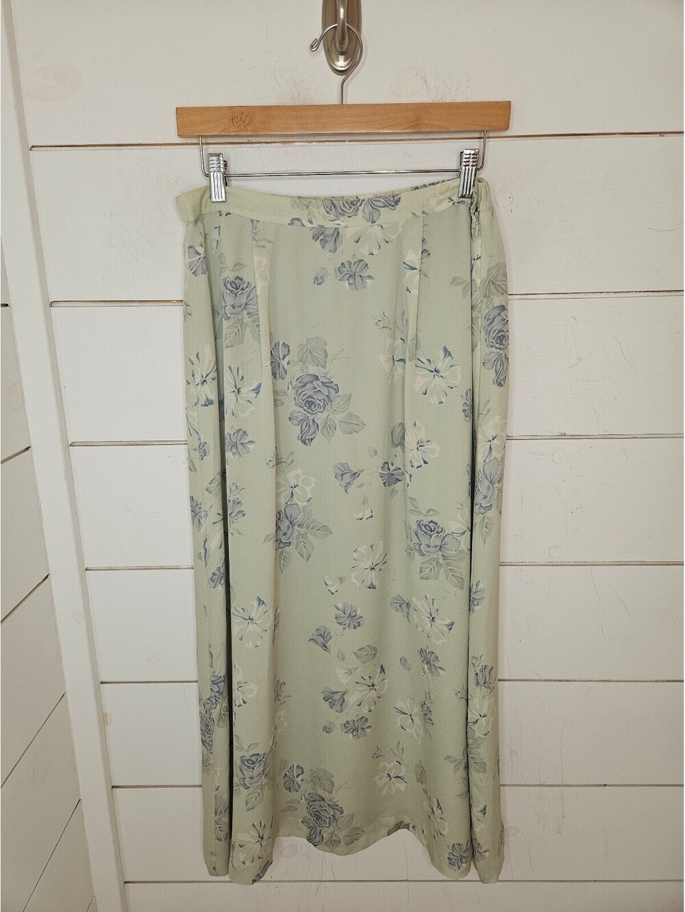 Vintage Talbots 10 very light green with blue & white floral silk maxi skirt